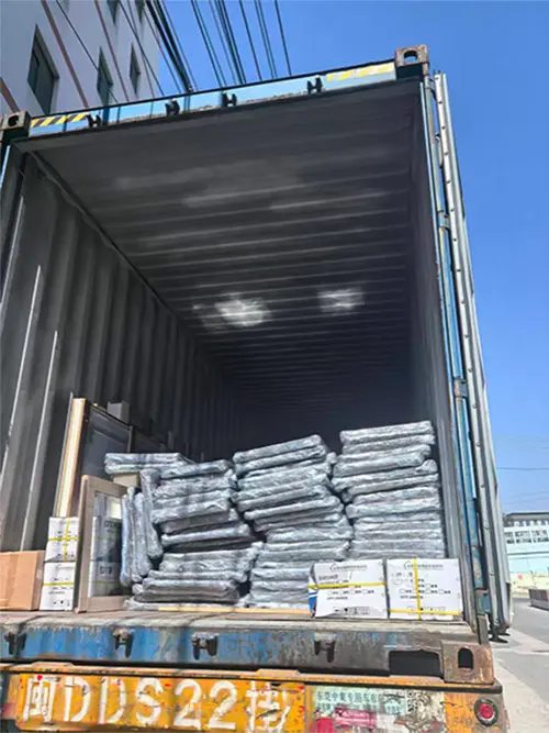 ตู้เฟอร์นิเจอร์ไม้ใหม่ของ Aojie ถูกส่งจากคลังสินค้าเรียบร้อยแล้ว