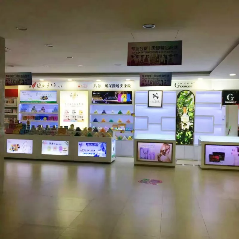 ตู้โชว์เครื่องสำอาง