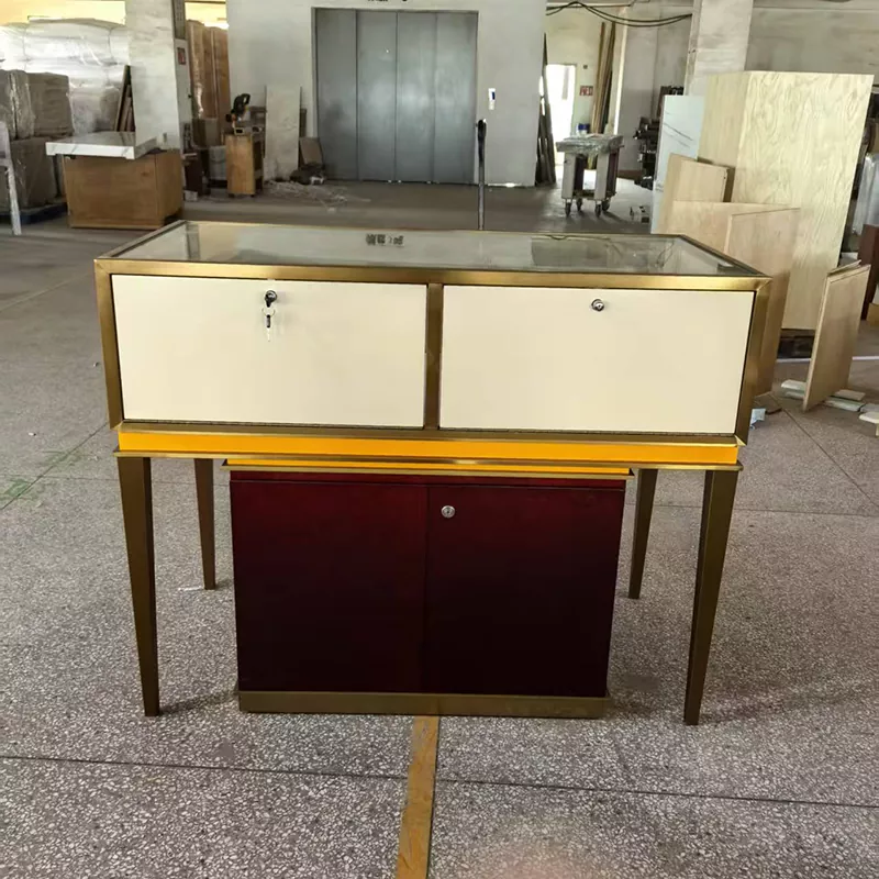 โต๊ะโชว์สแตนเลส